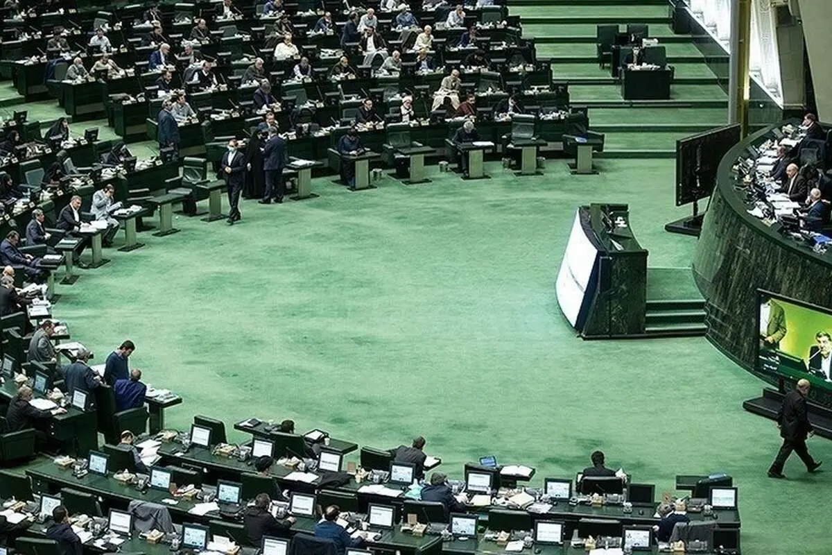 جلسات مجلس ۳ شیفته شد
