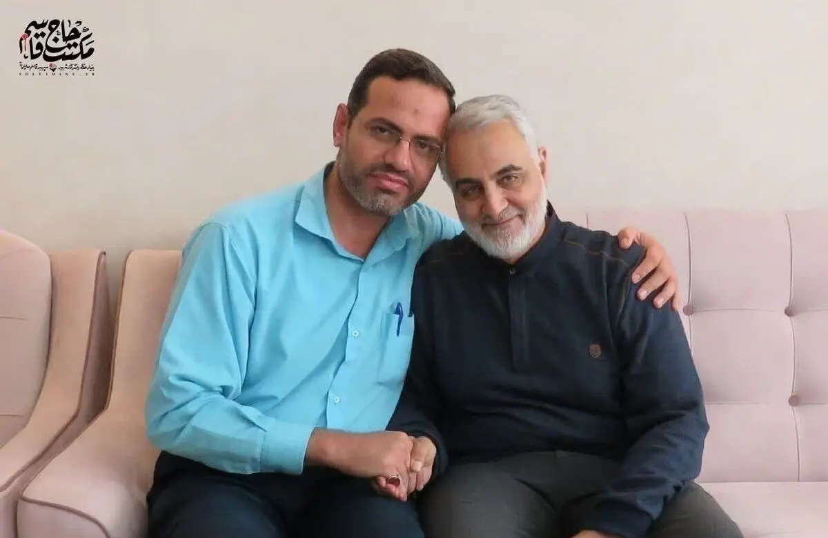 تصویری از شهید آقازاده در کنار حاج قاسم