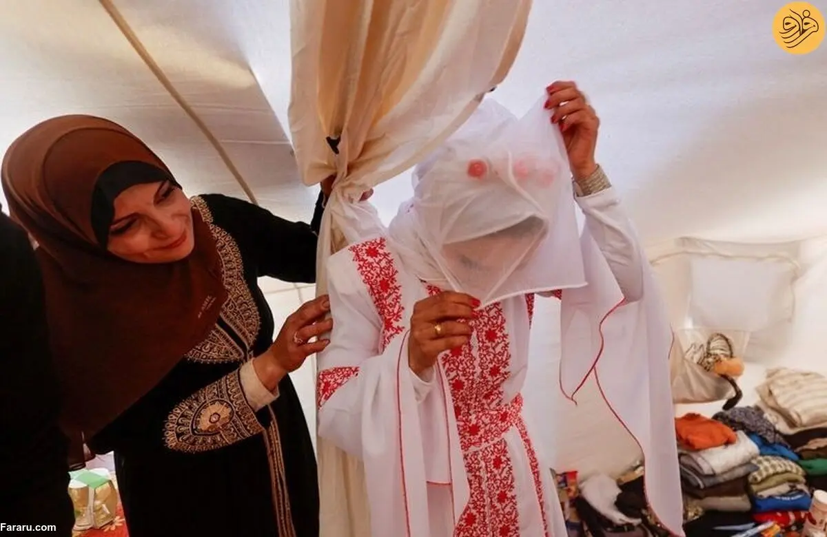 (ویدئو) جشن عروسی زوج جنگ‌زده در چادر
