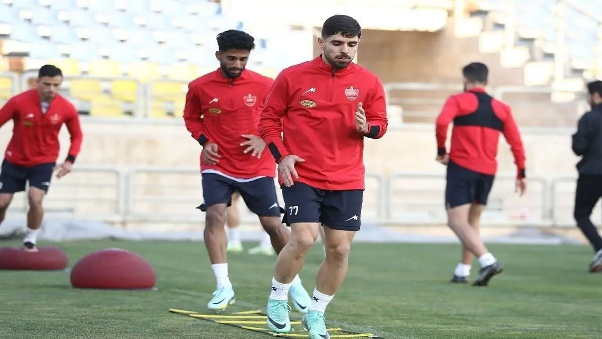 باشگاه پرسپولیس: مذاکره با محمد عمری قانونی نیست!