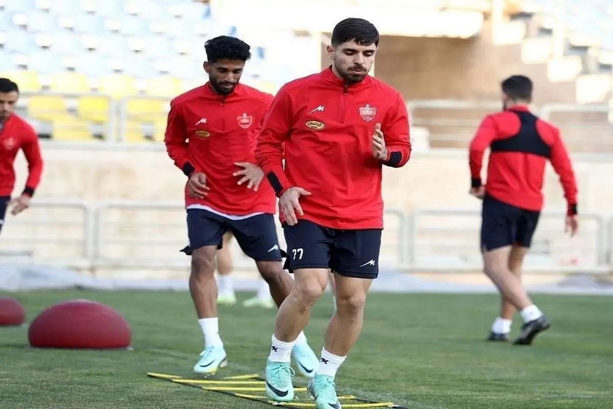 باشگاه پرسپولیس: مذاکره با محمد عمری قانونی نیست!