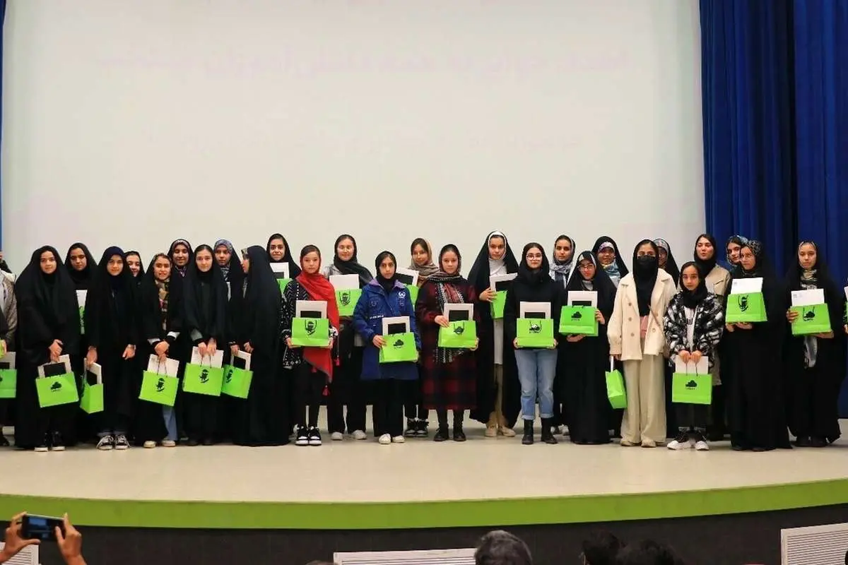 «جونیورا» برگزار کرد: اختتامیه اولین بوتکمپ برنامهنویسی دانشآموزی کشور