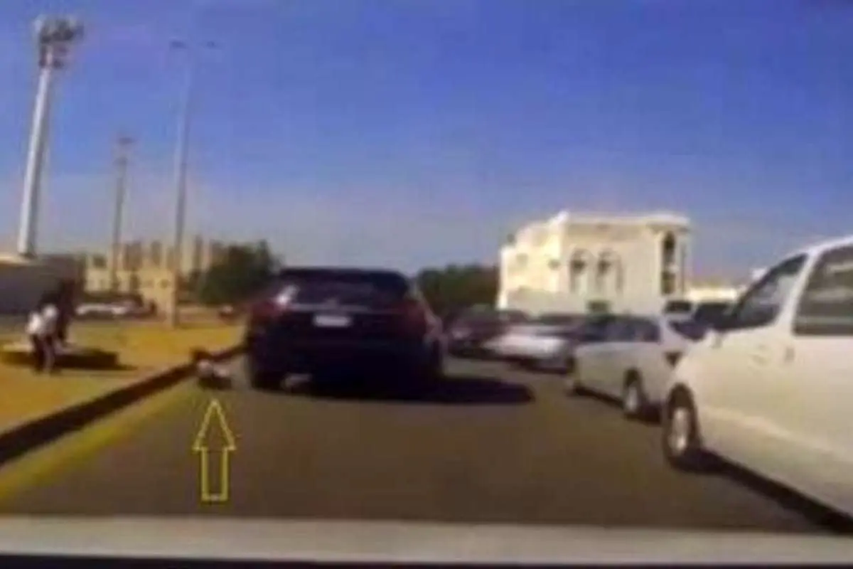 (ویدئو) کودک عربستانی به طور معجزهآسایی از مرگ حتمی نجات یافت