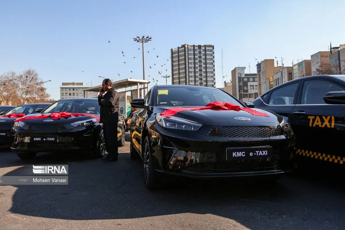 (تصاویر) رونمایی از تاکسی‌های برقی در تهران