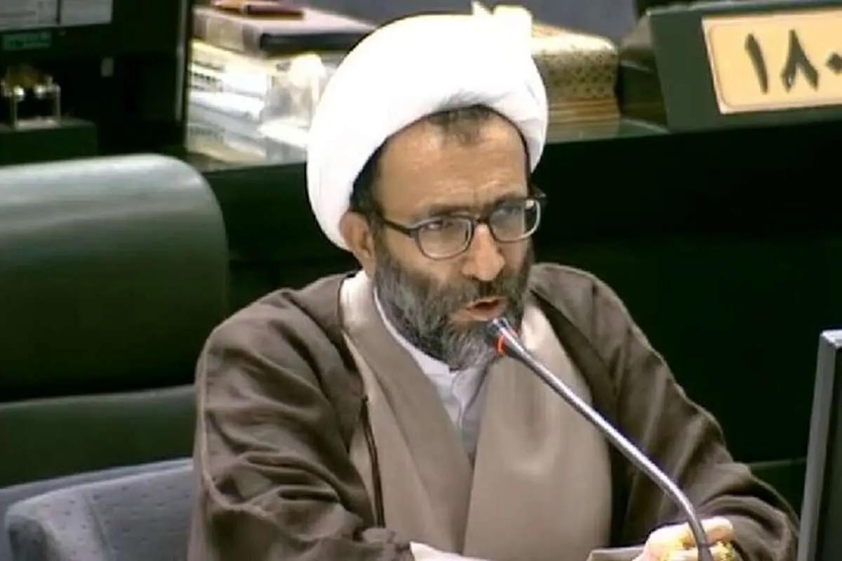 سلیمی: نمیدانیم چرا بحث افزایش نرخ ارز و قیمت بنزین را مطرح میکنند؟!