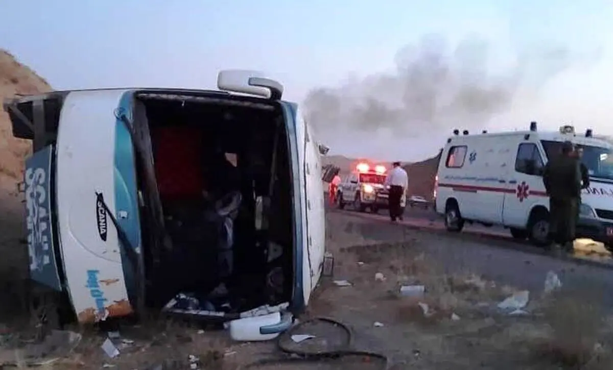 (ویدئو) واژگونی اتوبوس در محور تبریز - آذرشهر با ۱۲ مصدوم