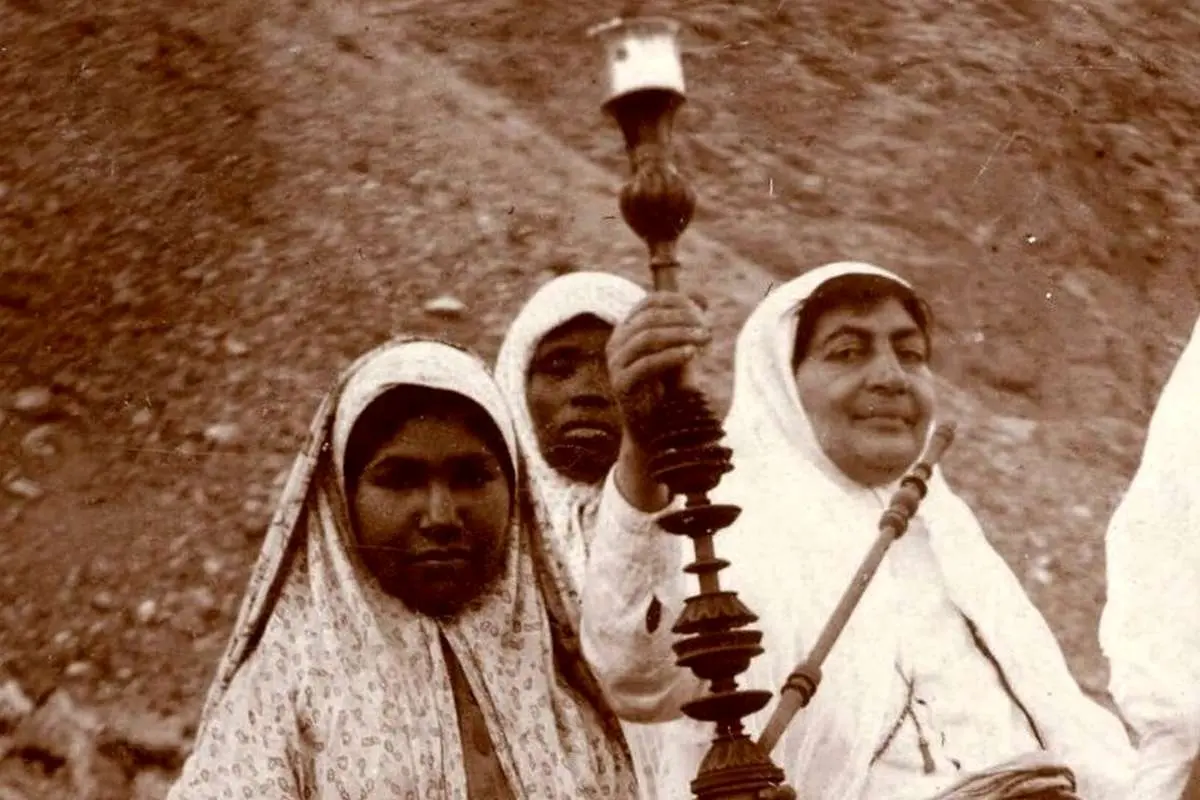 (تصاویر) از مرغ‌فروشی با الاغ پیر تا قلیان‌کشی زنانه در کوه در عصر قاجار