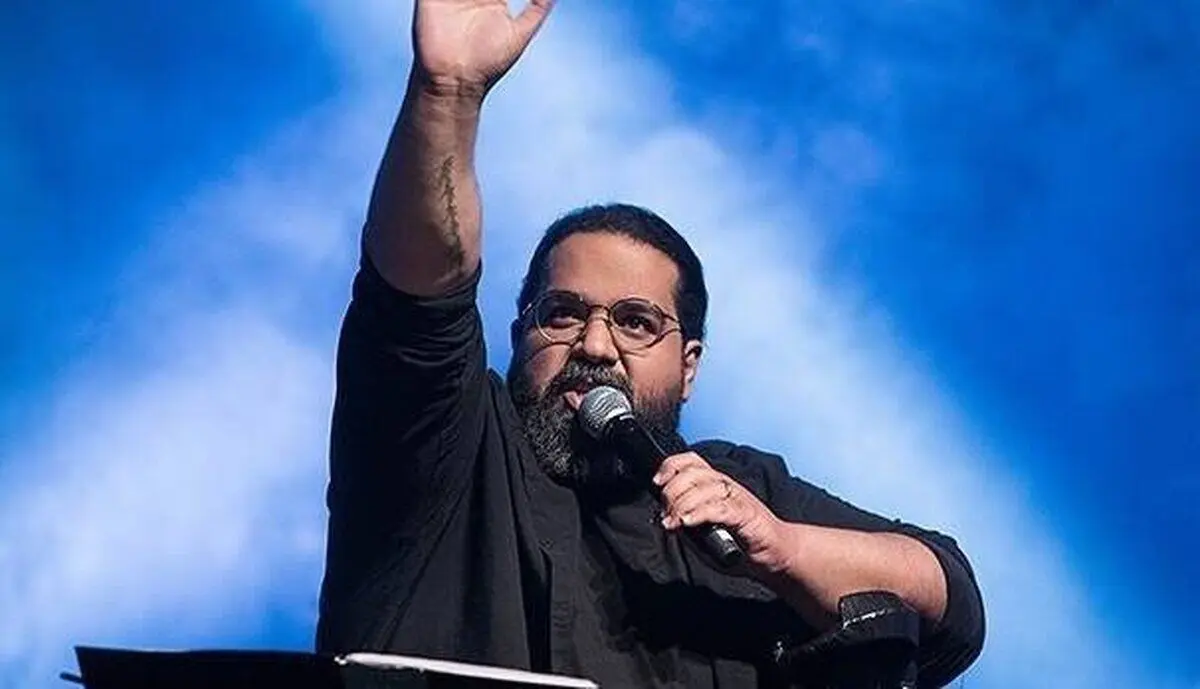 (ویدیو) واکنش جالب رضا صادقی بعد از فراموشی شعر وسط کنسرت!