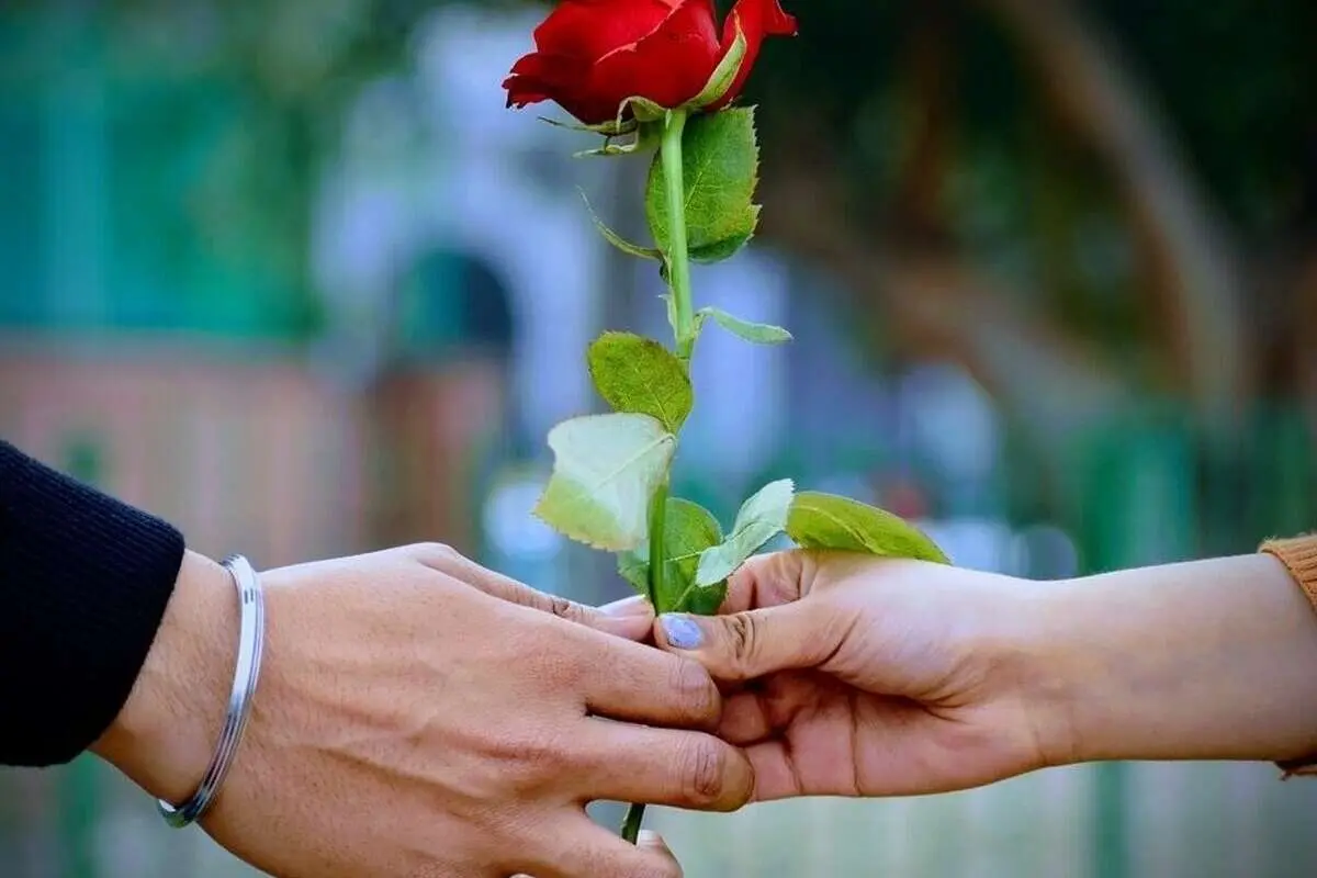 تفال به حافظ جمعه ۲۹ دی ۱۴۰۲؛ پیش از اینت بیش از این اندیشه عشاق بود...