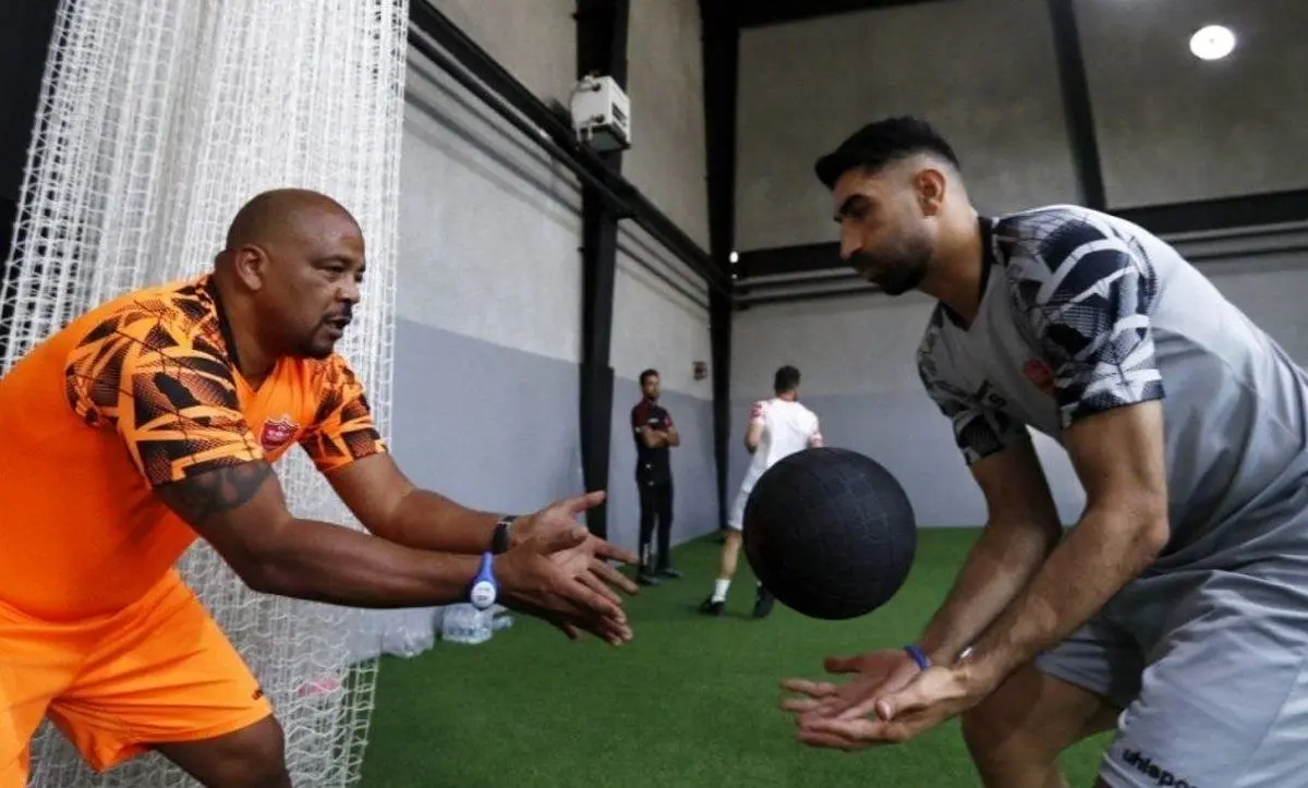 (عکس) خداحافظی احساسی مربی پرسپولیس از بیرانوند
