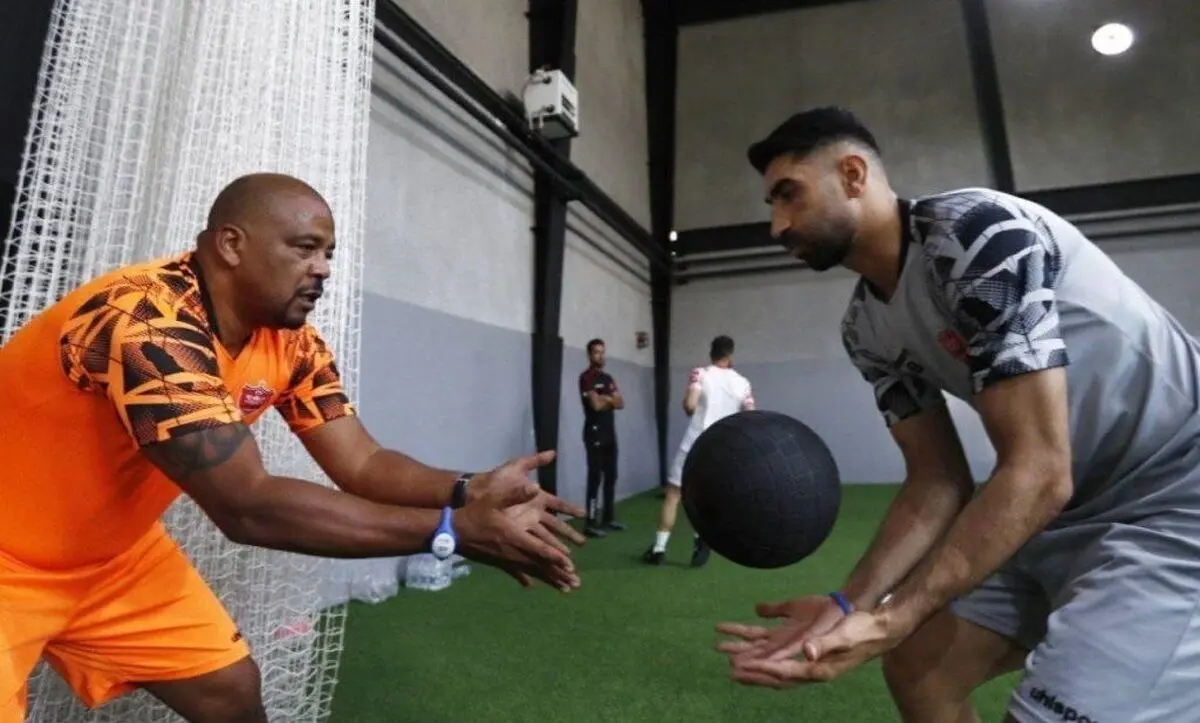 (عکس) خداحافظی احساسی مربی پرسپولیس از بیرانوند