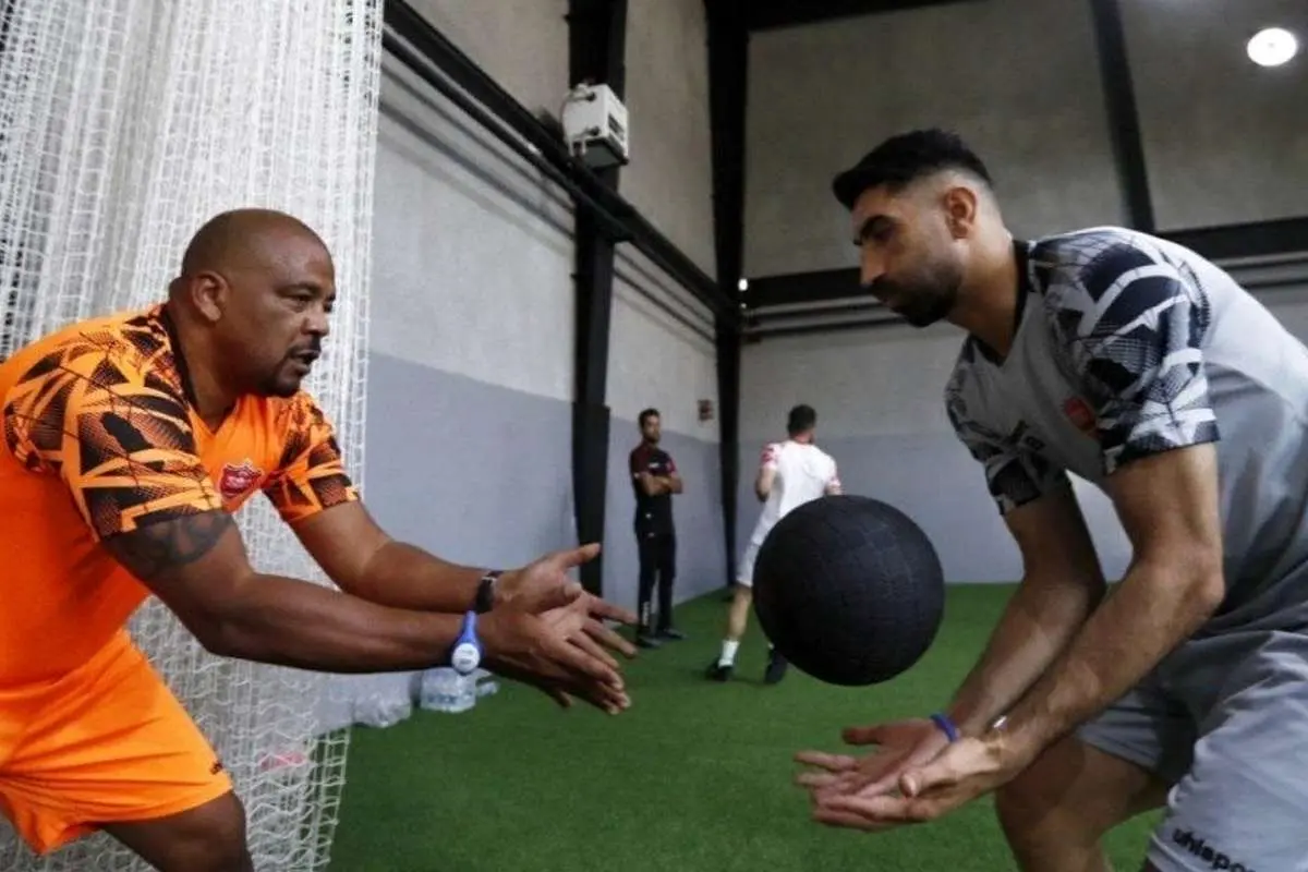 (عکس) خداحافظی احساسی مربی پرسپولیس از بیرانوند