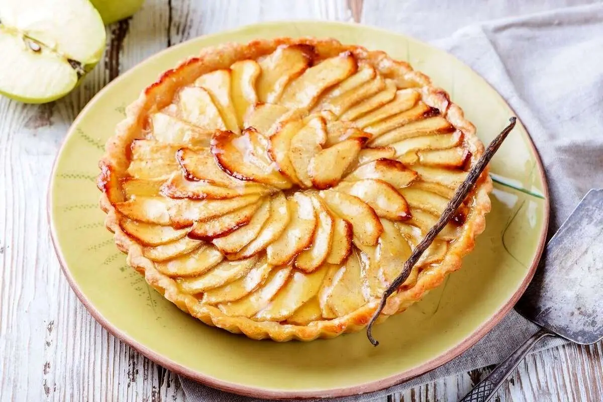 طرز تهیه کیک سیب فرانسوی خوشمزه
