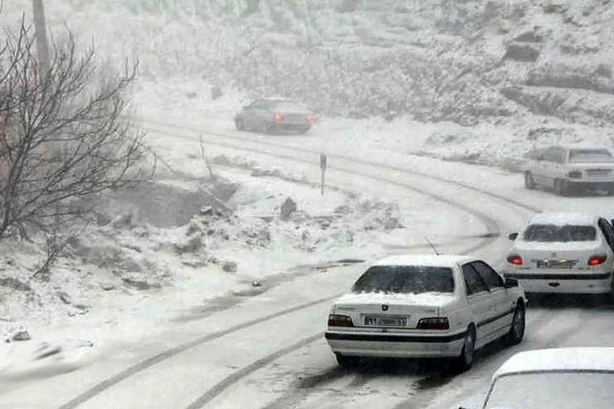 بارش برف و باران در محورهای ۱۰ استان؛ ۵ محور مسدود هستند