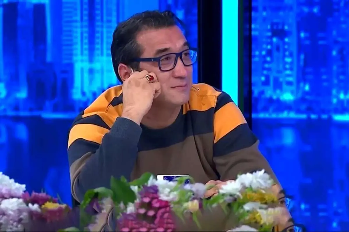 (ویدئو) اشک‌های خداداد عزیزی روی آنتن تلویزیون