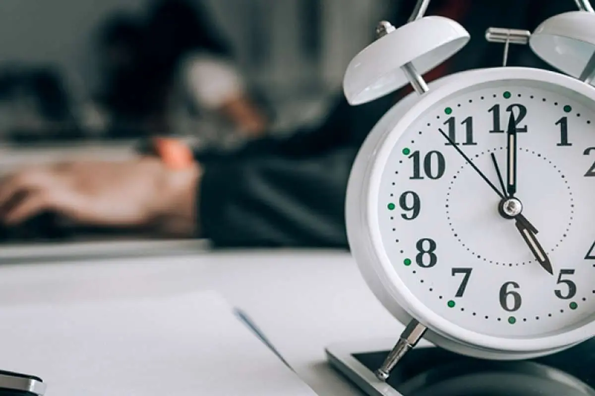 ساعت کاری ادارات تغییر میکند؟