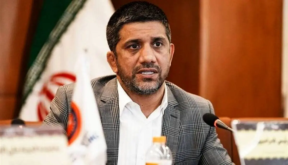 علیرضا دبیر: مجوز ورود خودروی فوتبالیست‌ها نوش جان‌شان