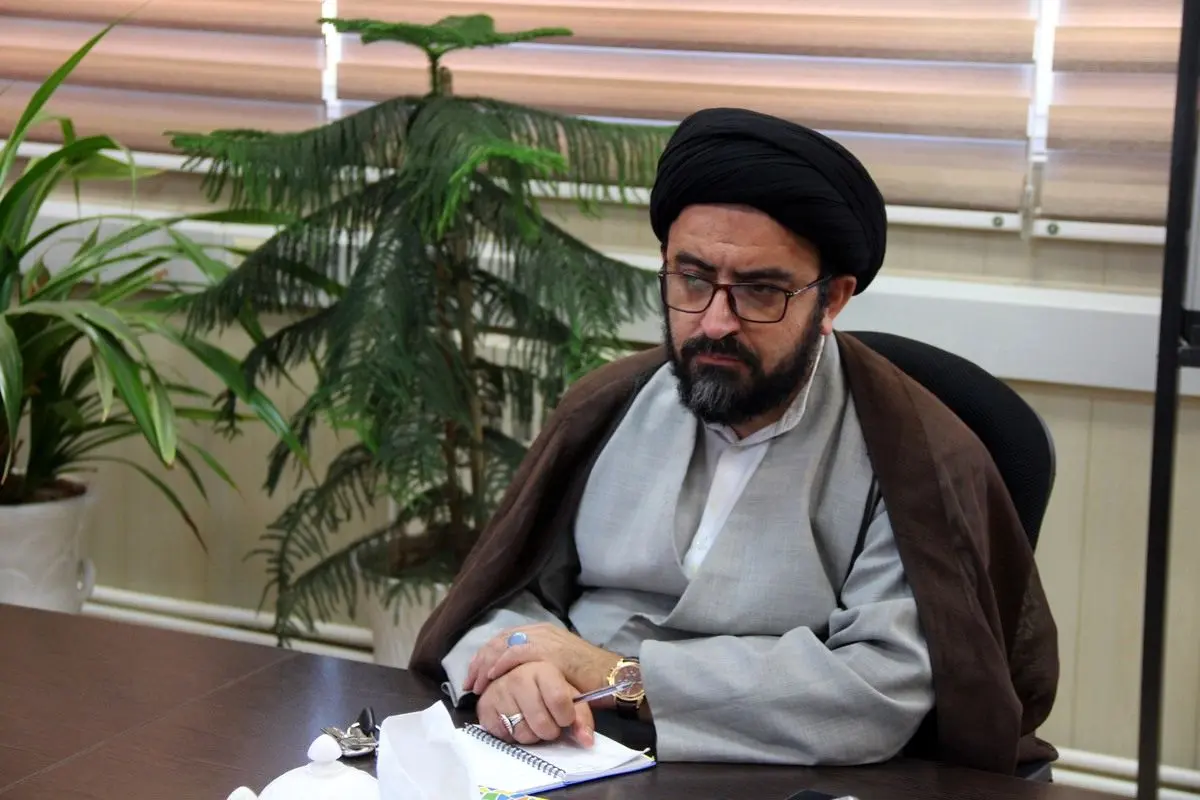 (ویدئو) رفتار عجیب عضو شورای کلانشهر تبریز در واکنش به سوال ساده یک خبرنگار: به خودم مربوط است!