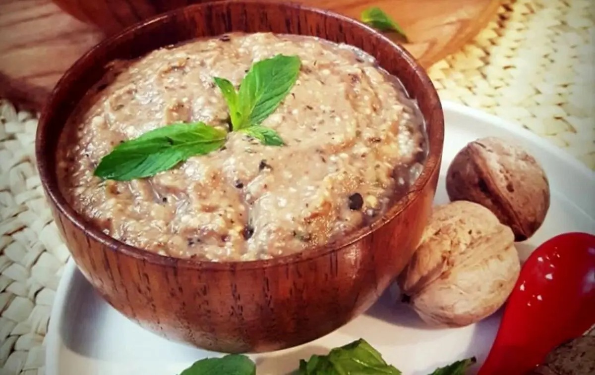 طرز تهیه کال کباب رشتی با طعم بادمجان دودی