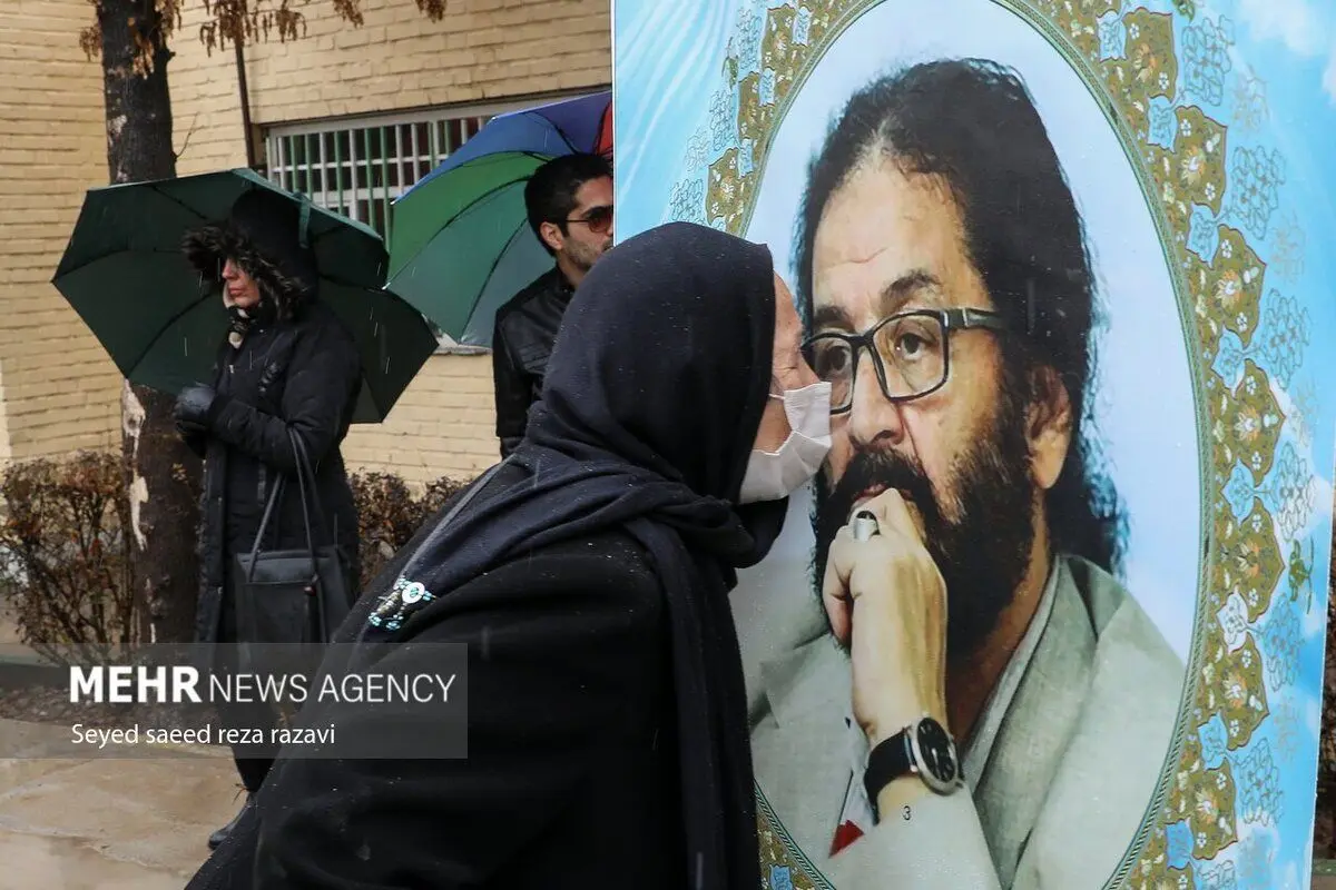 (تصاویر) مراسم خاکسپاری جمشید جم، خواننده «یار دبستانی من»