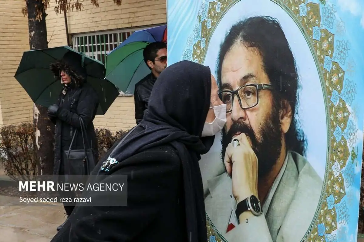 (تصاویر) مراسم خاکسپاری جمشید جم، خواننده «یار دبستانی من»
