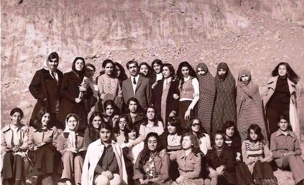 آیا از زن به دنیا آمدنت راضی هستی؟
