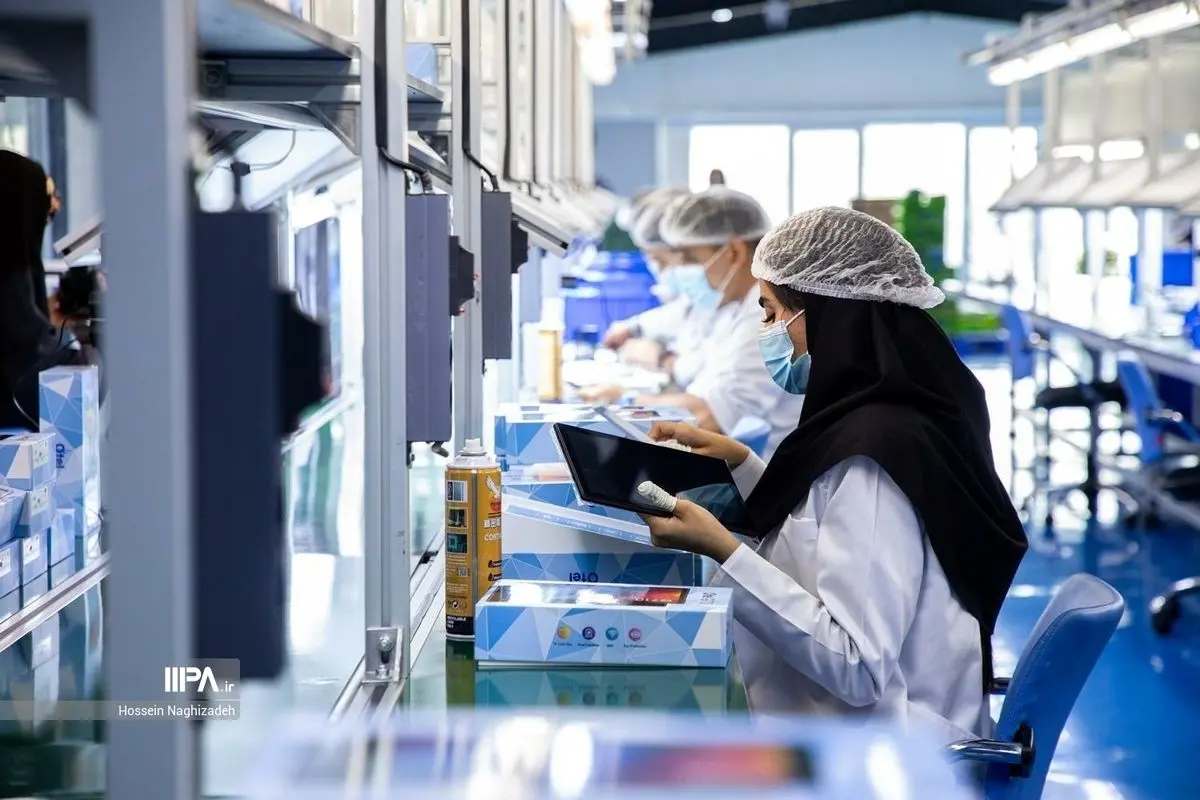 (تصاویر) کارخانه تولید موبایل و تبلت ایرانی در بندرعباس