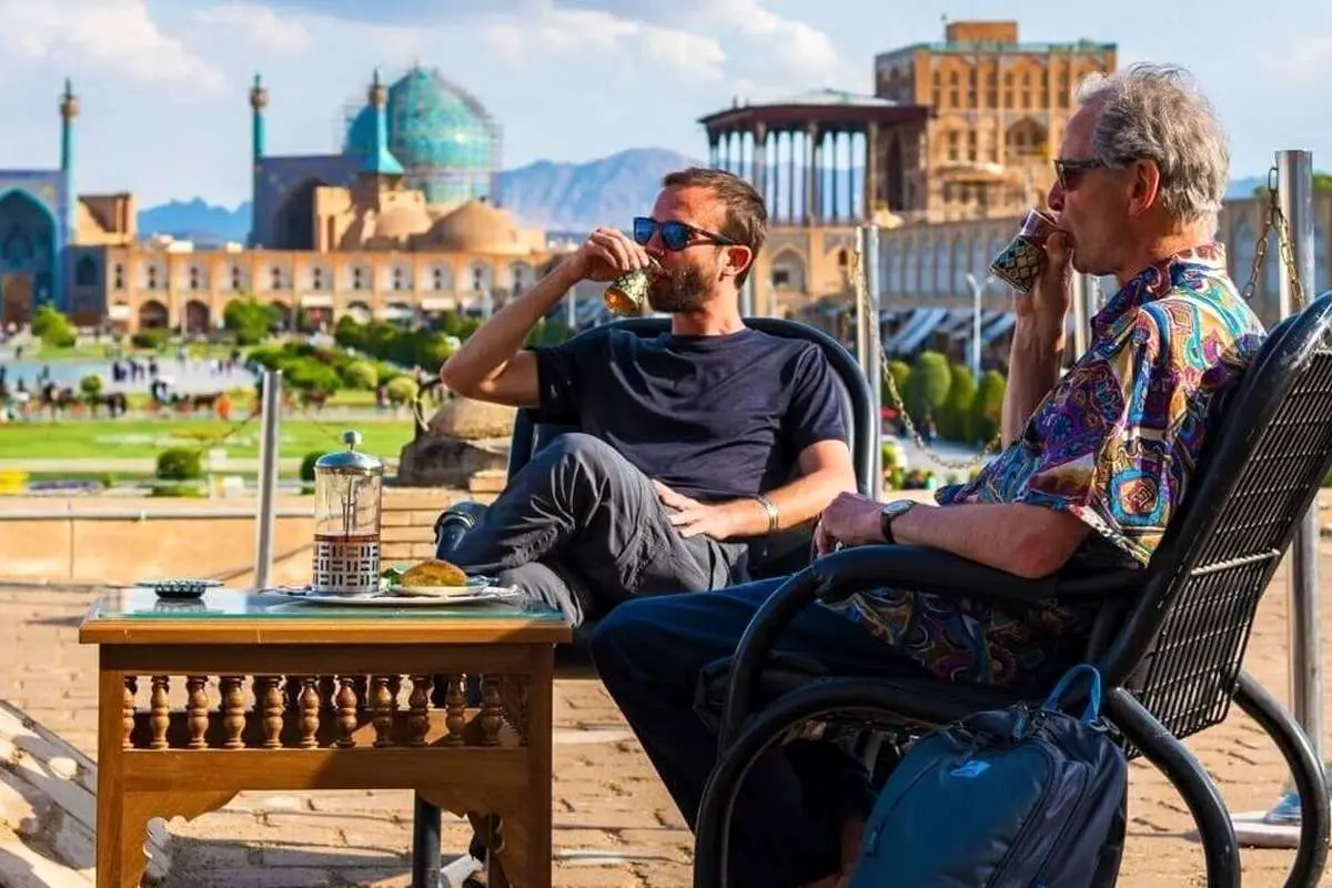 از امروز گردشگران این کشور بدون ویزا وارد ایران میشوند