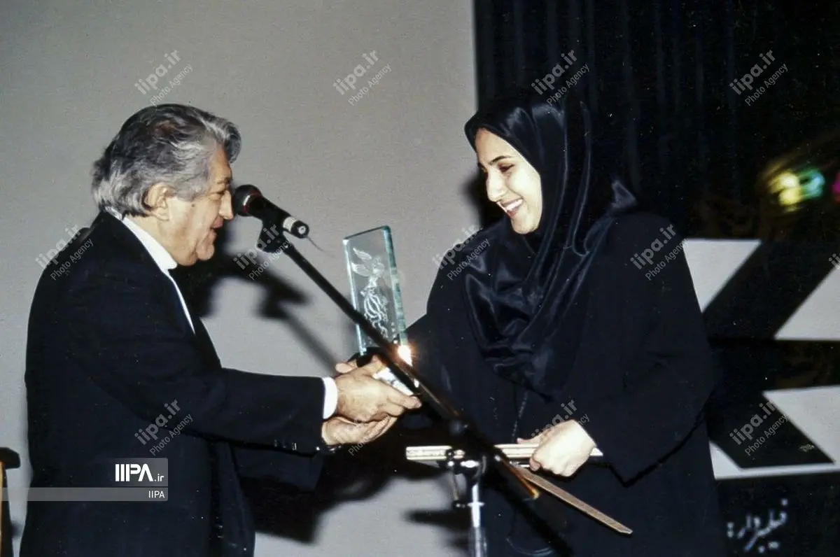 عکس‌های منتشر نشده از اختتامیه چهاردهمین دوره جشنواره فیلم فجر ۱۳۷۴