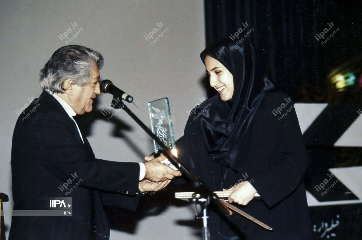 عکسهای منتشر نشده از اختتامیه چهاردهمین دوره جشنواره فیلم فجر ۱۳۷۴