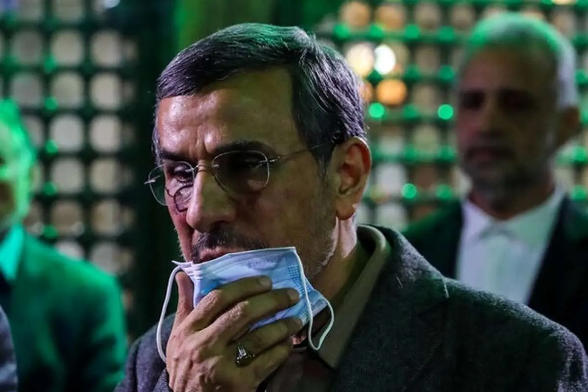(عکس) احمدی نژاد با «ماسک» آفتابی شد