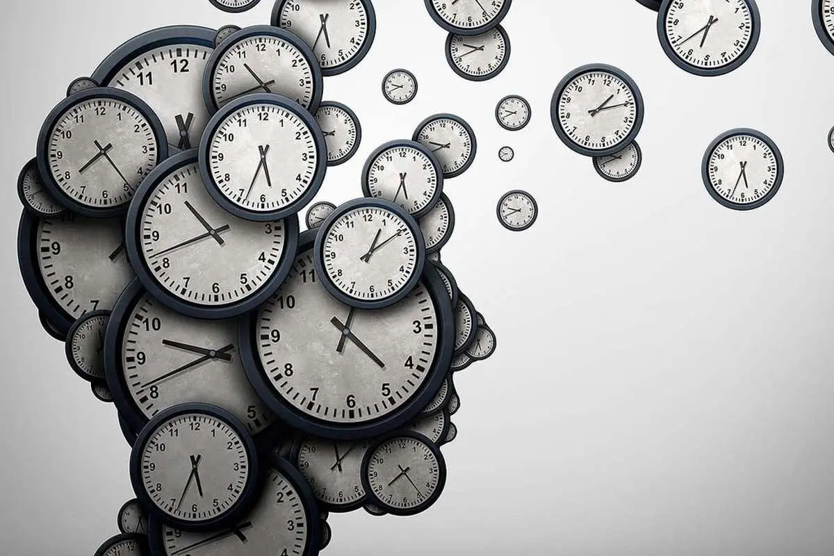 زمان میتواند از هر دو طرف در مواد جریان داشته باشد