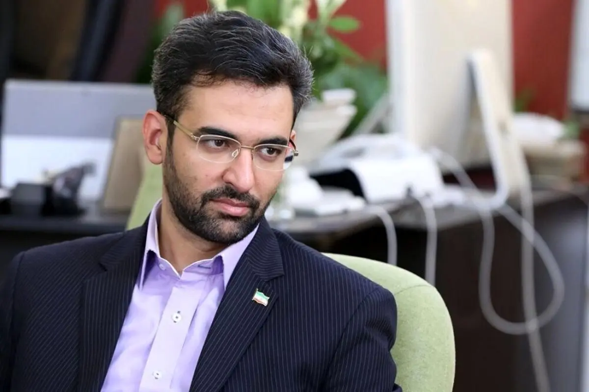 کنایه آذری جهرمی به دولت: تا حالا چند مزرعه بادمجان به بار نشسته