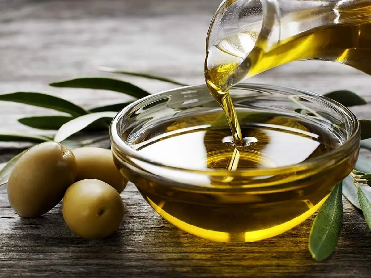 اشتباه نکنید؛ روغن زیتون هم کالری دارد