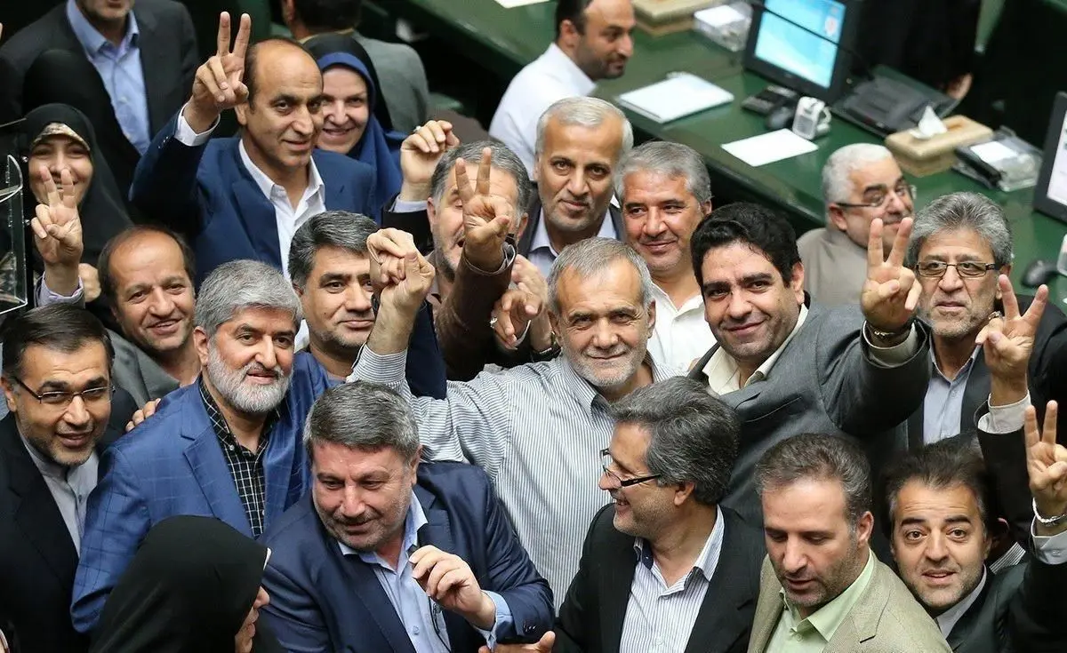 انتقاد تند روزنامه دولت به نمایندگان مجلس