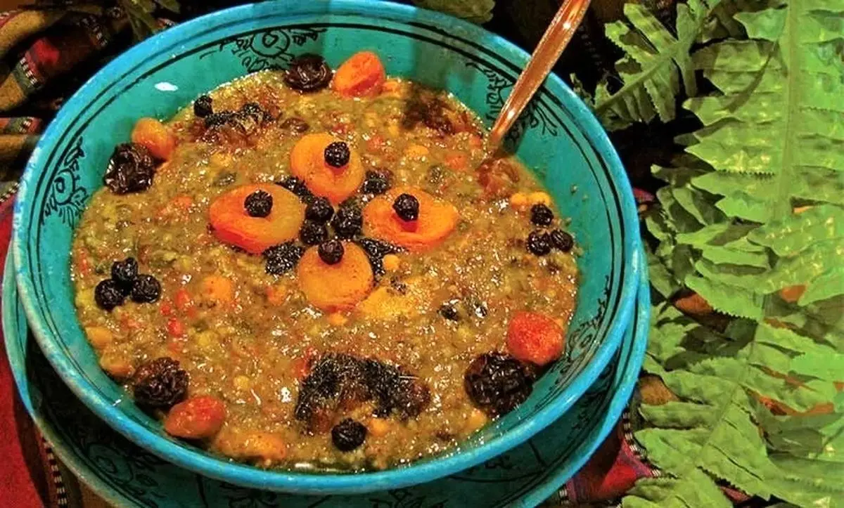 طرز تهیه آش میوه، یک پیش غذای جذاب و خوشمزه!