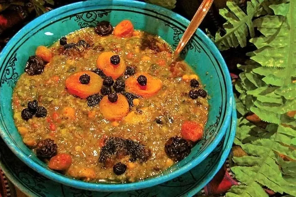 طرز تهیه آش میوه، یک پیش غذای جذاب و خوشمزه!