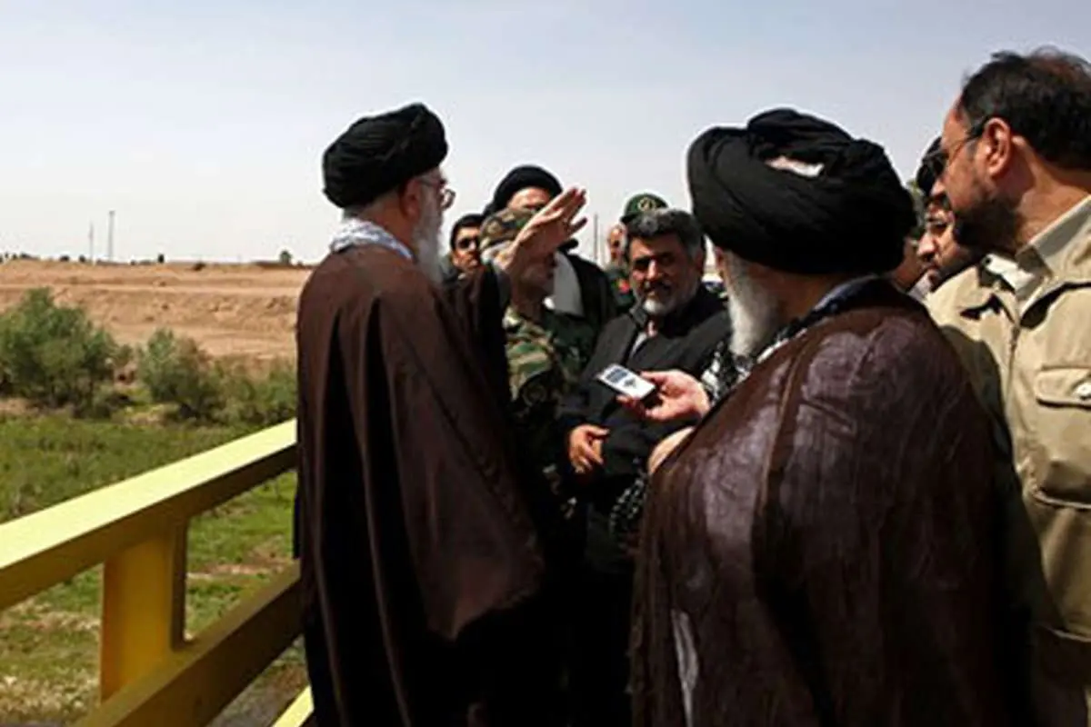 عکس> رهبر انقلاب کنار رود کرخه