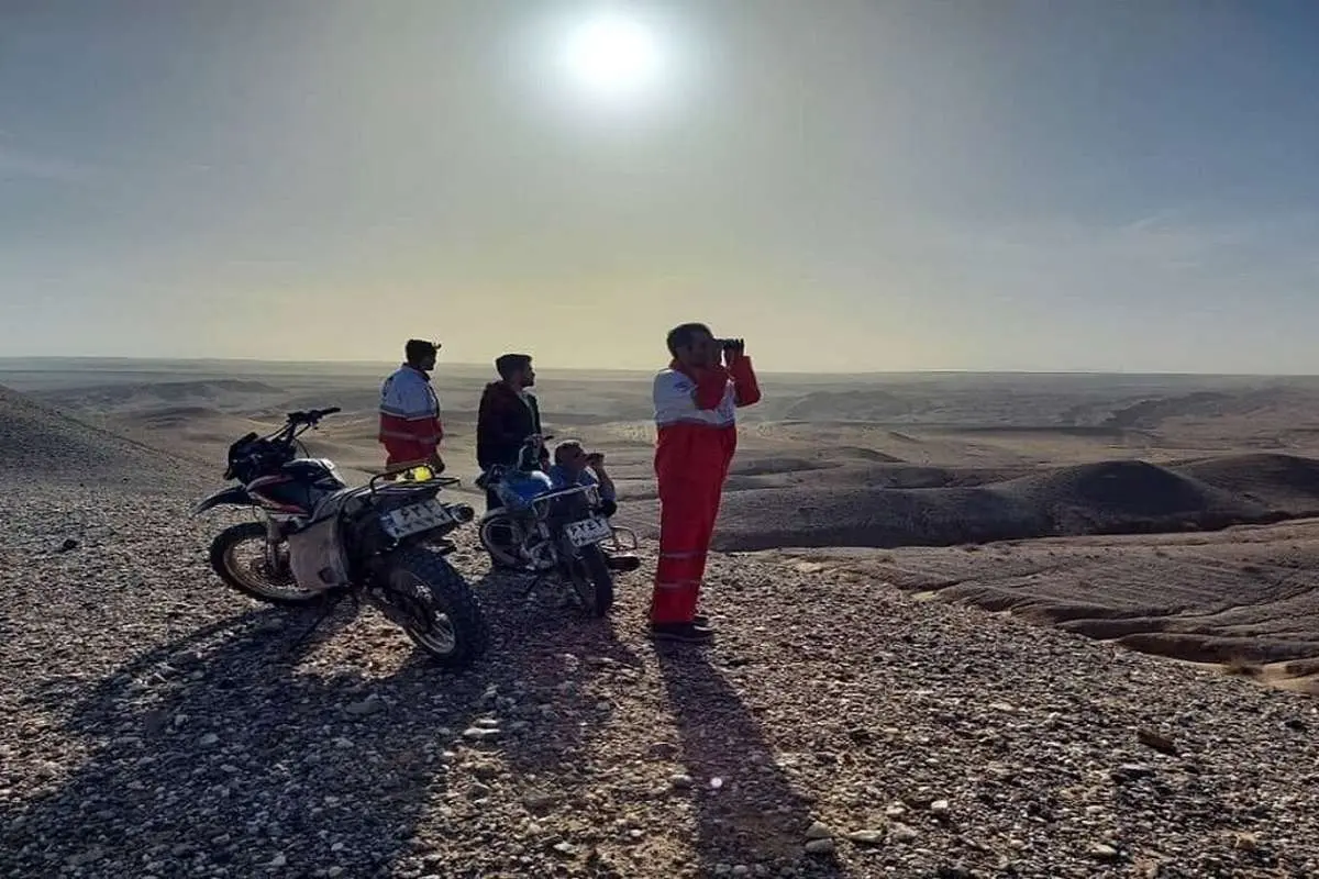 ۱۰ گردشگر در کویر طبس گم شدند؛ امدادگران در حال جستوجوی مفقودین