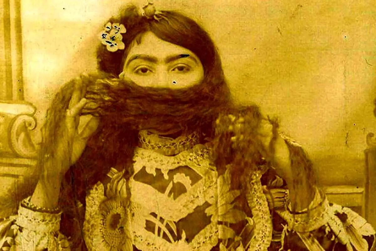 (تصاویر) زنان حرمسرا در سرخه حصار و ژست رمانتیک دختر شاه قاجار