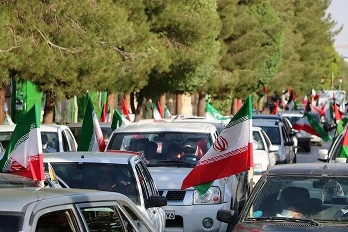 (عکس) غرفههای بازی در مسیر راهپیمایی ۲۲ بهمن