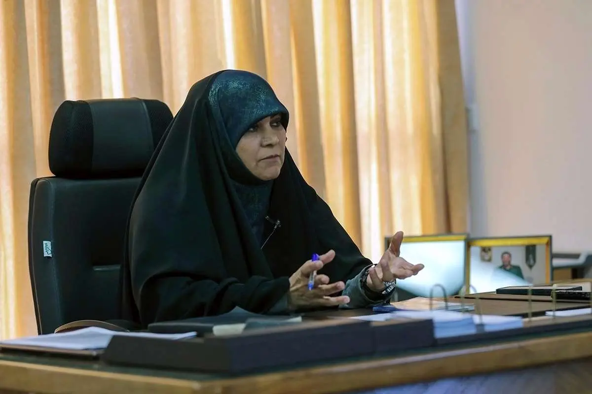 دستیار رئیسجمهور: ما کارکرد دختران دهه ۶۰ را فقط در داشتن همسر تعریف کردیم؛ آنها...