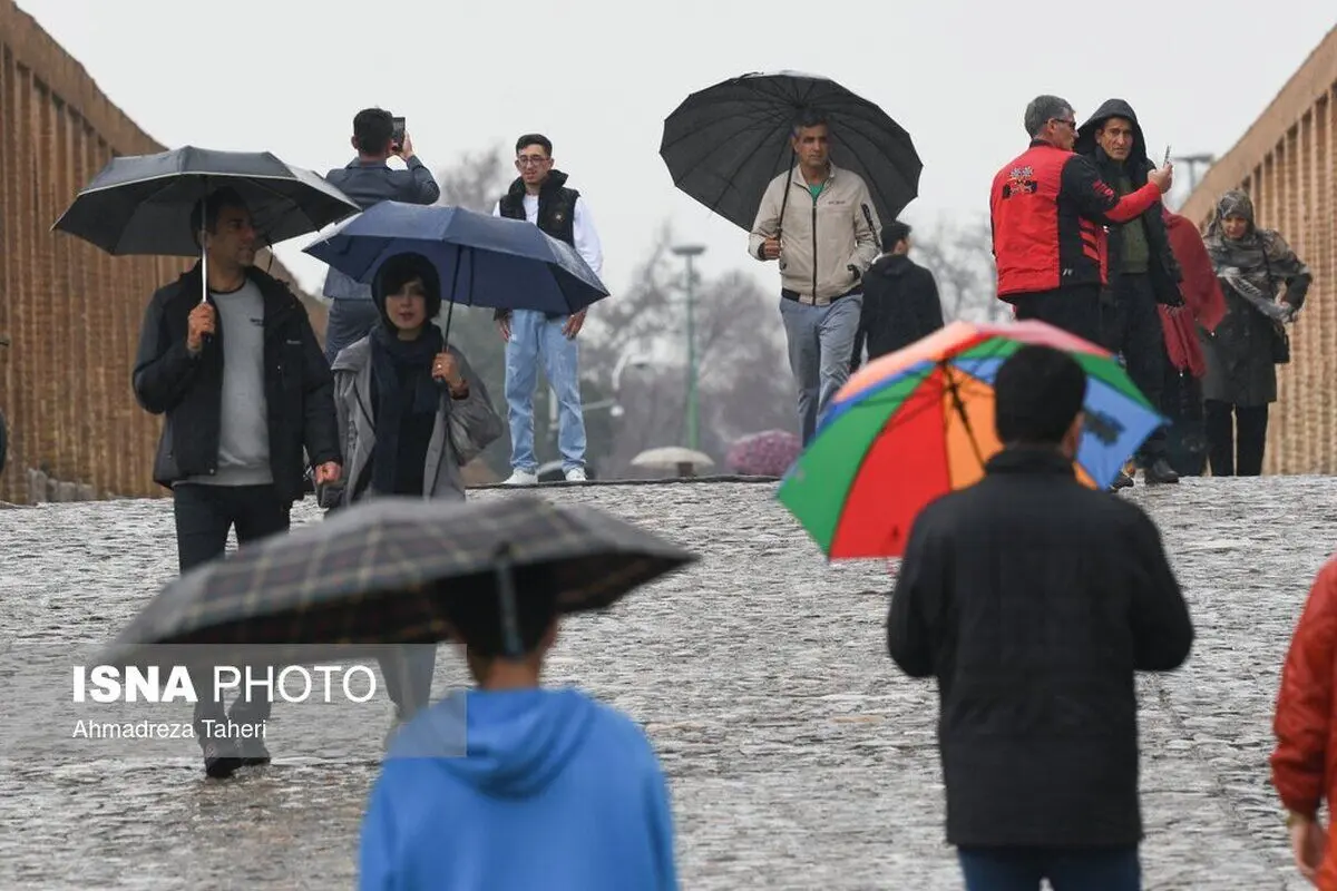 (تصاویر) بارش باران زمستانی در اصفهان