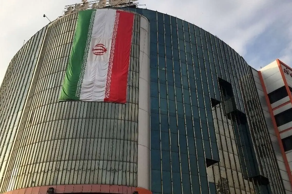 پاساژ «دنیای نور» به علت فقدان ایمنی پلمب شد