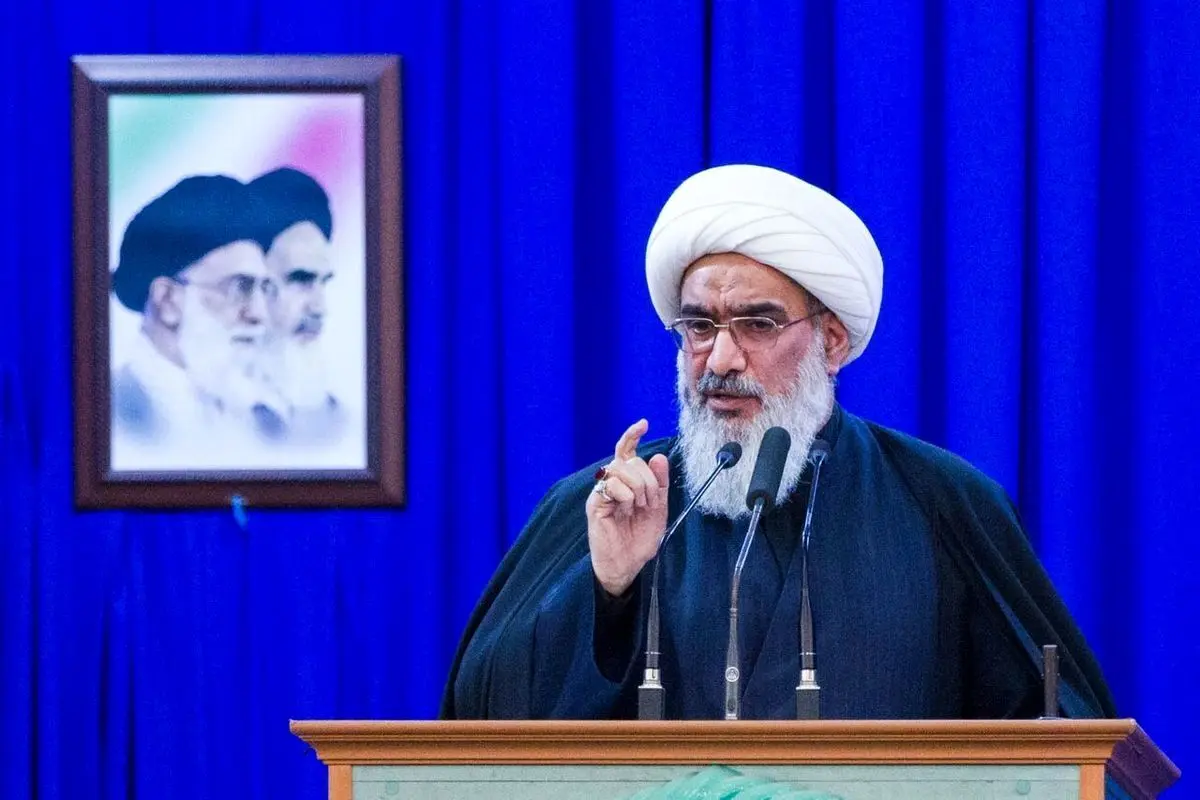 امام جمعه بوشهر: انقلاب اسلامی الهی بود؛ رهبری الهی و اهداف و مسیر الهی دارد
