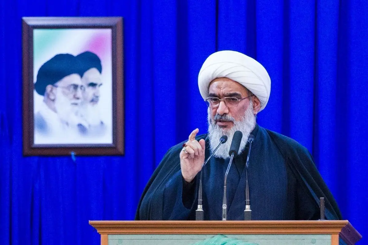 امام جمعه بوشهر: انقلاب اسلامی الهی بود؛ رهبری الهی و اهداف و مسیر الهی دارد