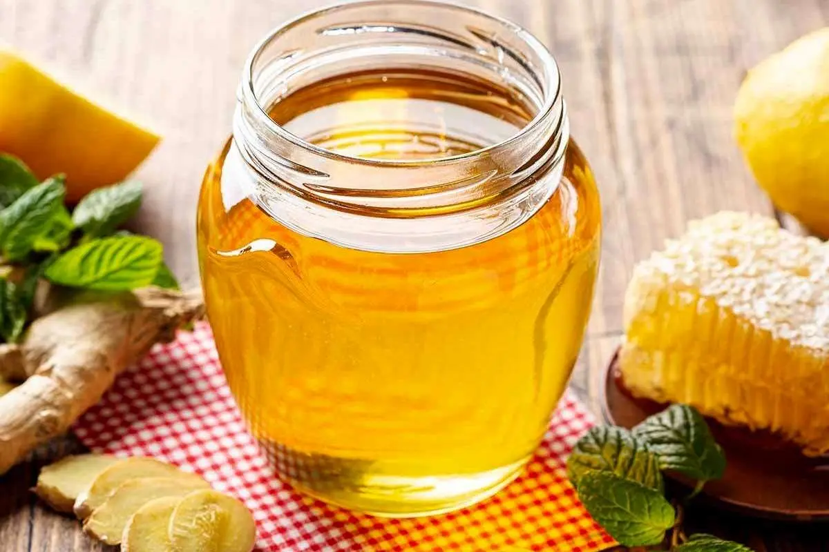 عسل؛ داروی طبیعی برای روزهای سرد