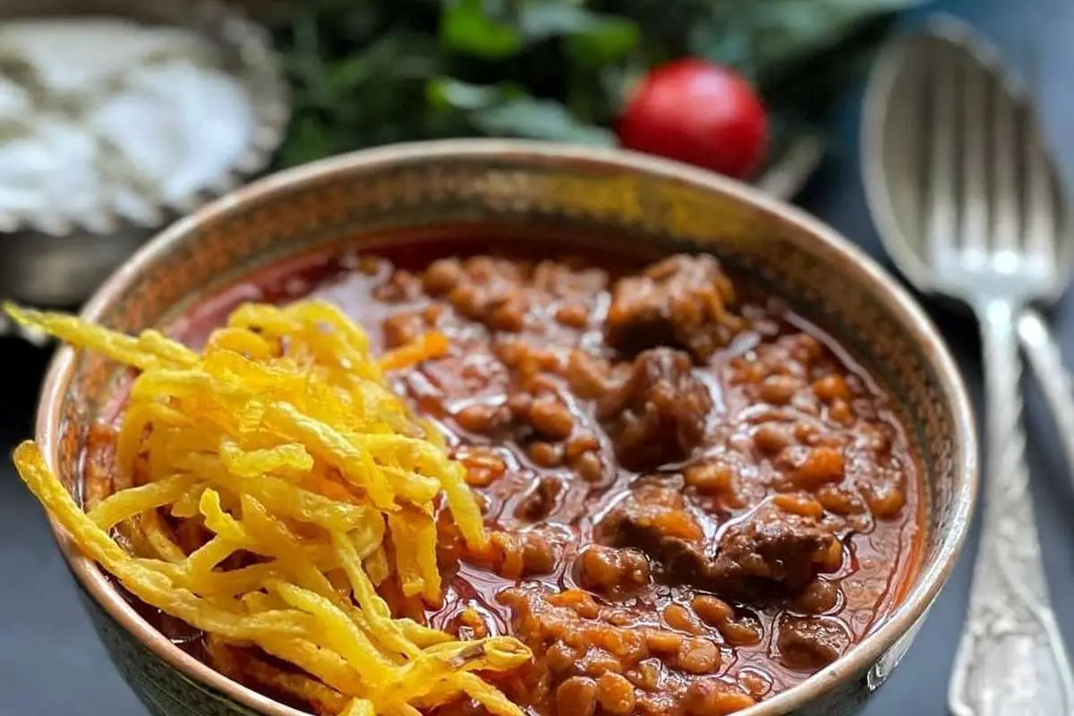طرز تهیه قیمه سیستانی یا دوغ‌با؛ یک غذای اصیل و خوشمزه زاهدانی