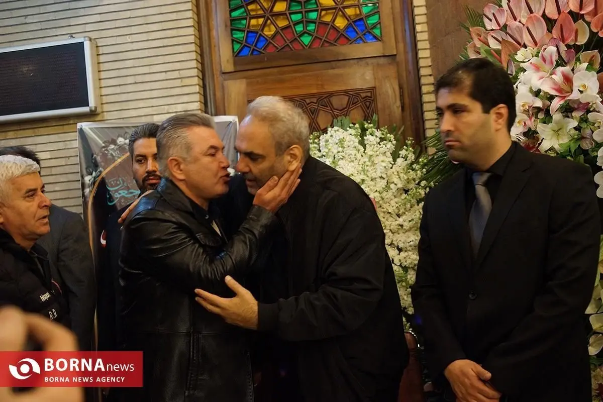 (تصاویر) مراسم ترحیم برادر جواد خيابانی