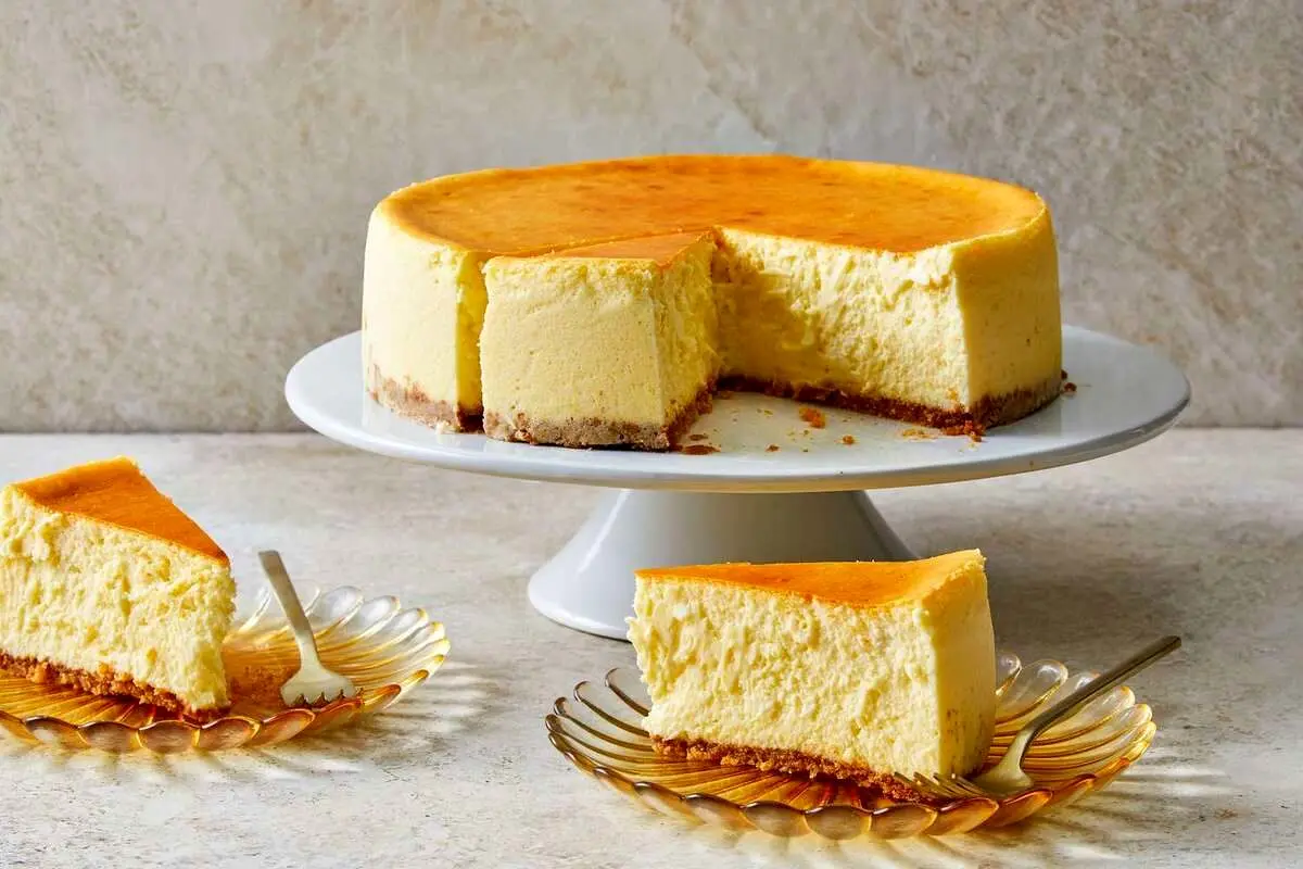 طرز تهیه چیز کیک نیویورکی، یک دسر نرم و ابریشمی 